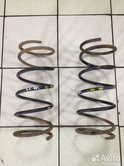 Пружины задние Mitsubishi Montero Sport 1