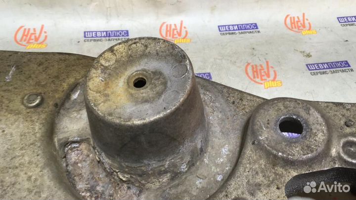 Рычаг задний, левый, нижний Cadillac SRX