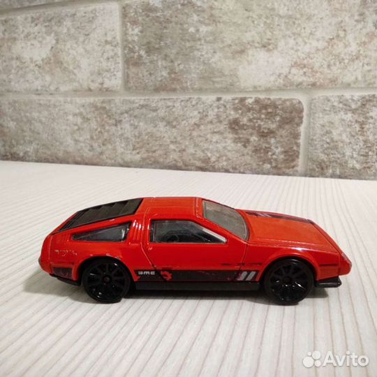 Hot Wheels DMC DeLorean 1:64 Mattel