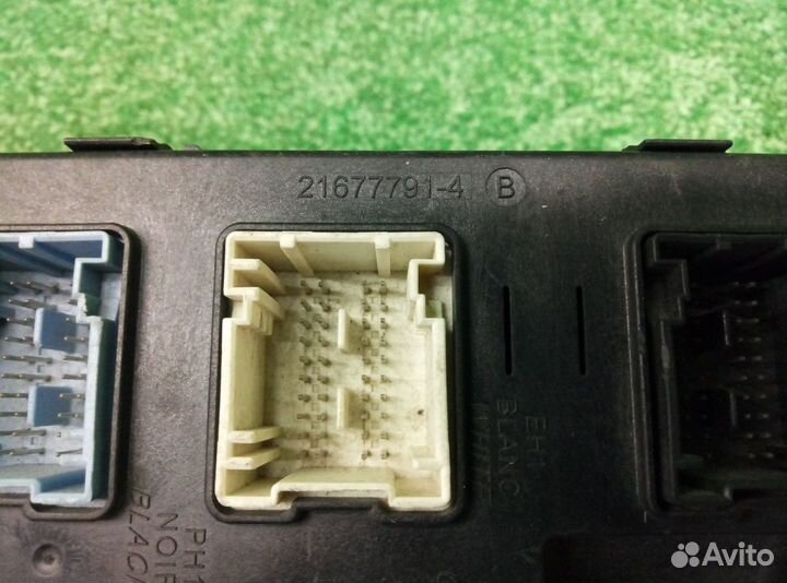 Блок предохранителей Peugeot 307 2001-2008 2167615