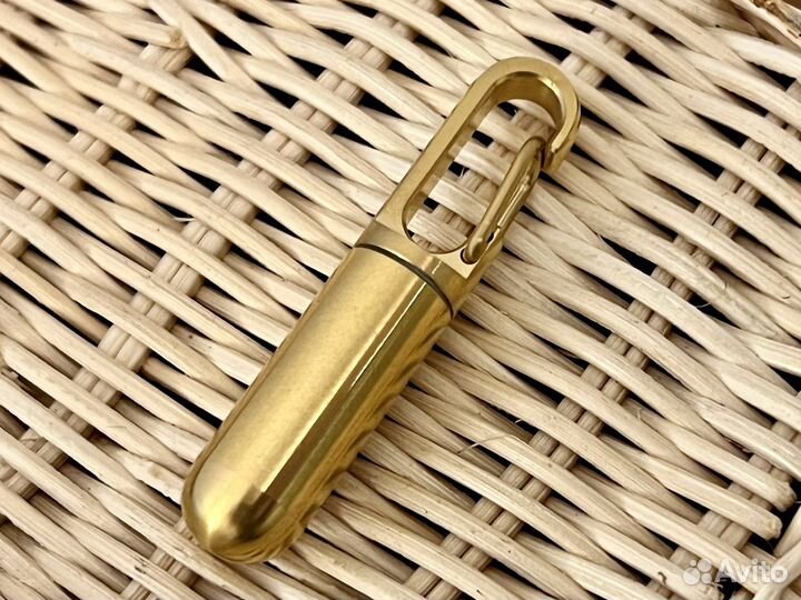 Контейнер с карабином Таблетница Брелок Сахарница