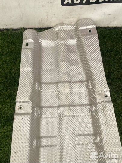 Тепловой экран моторного отсека Chevrolet Trax