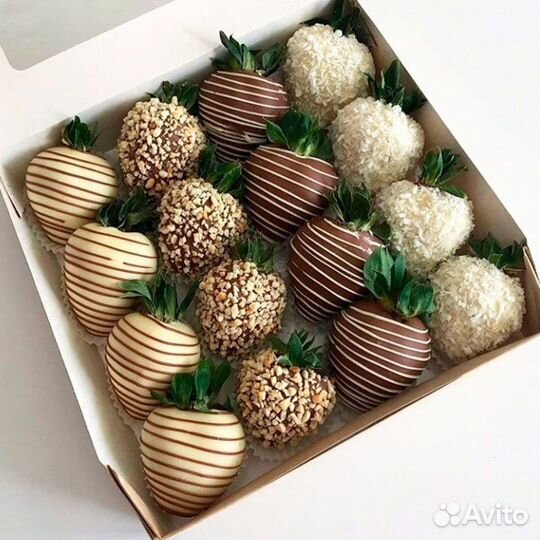 Клубника и бананы в шоколаде