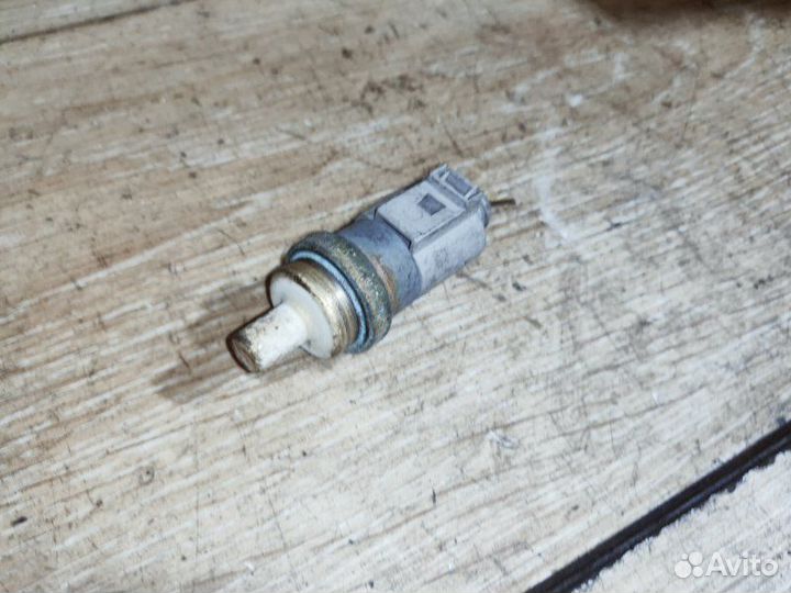 Датчик температуры охлаждающей жидкости Volkswagen