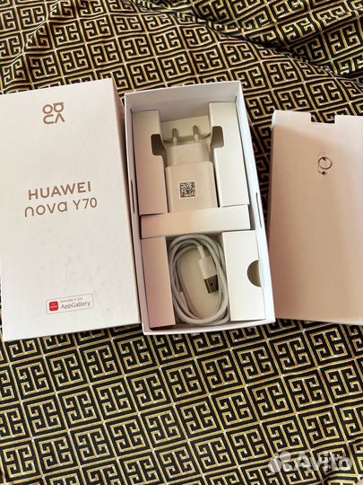 HUAWEI nova Y70, 4/64 ГБ