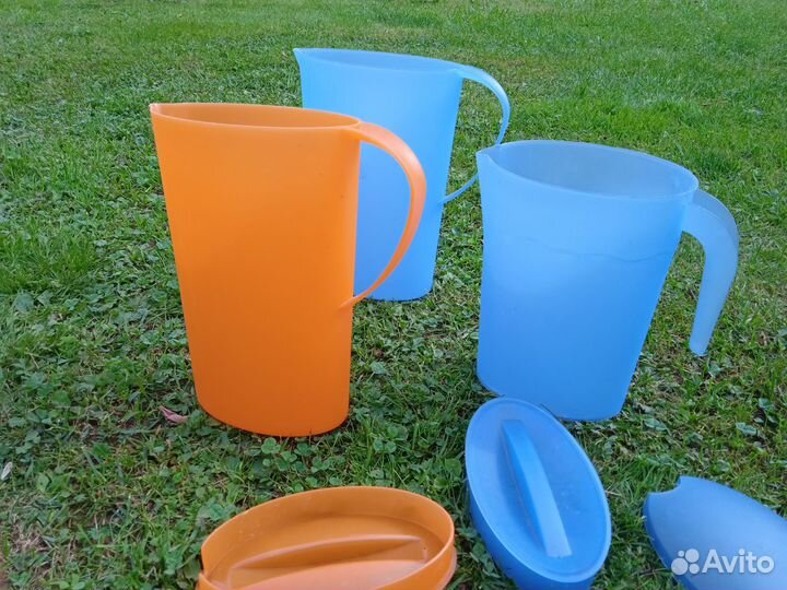 Кувшин пластиковый с крышкой ручкой