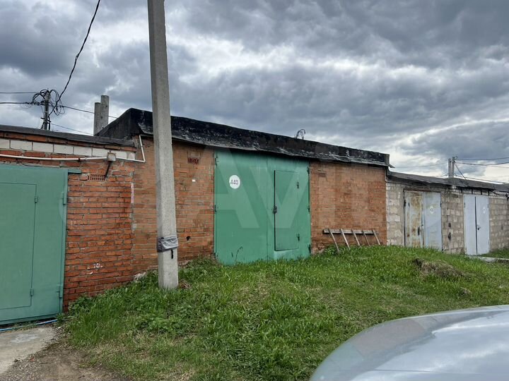 Гараж, > 30 м²