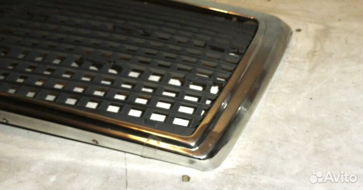 Решетка радиатора Mercedes-Benz W124