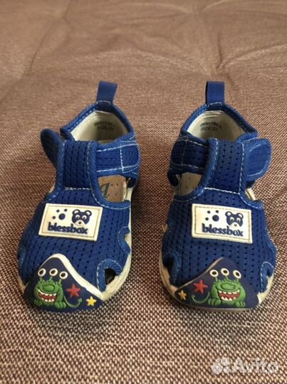 Продаётся детская обувь