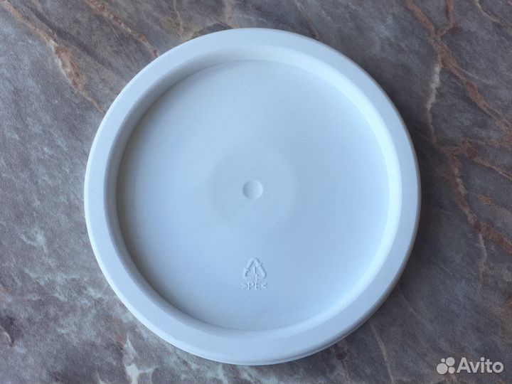 Крышки пластиковые для мерных стаканов новые