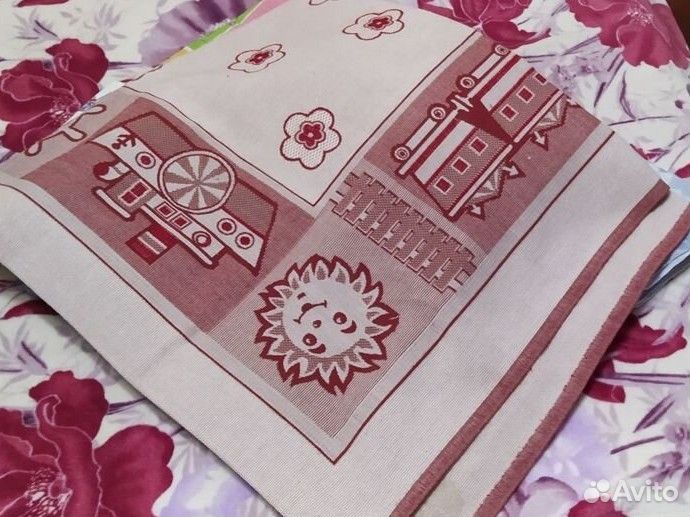 Комплекты в кроватку, подушки, одеяла, покрывала