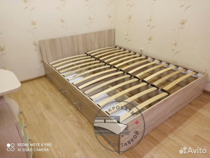 Кровать двуспальная с ящиками