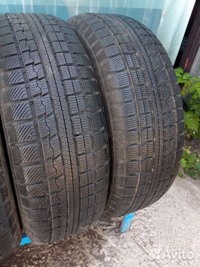 Toyo Winter Tranpath MK4a 215/60 R17 96Q