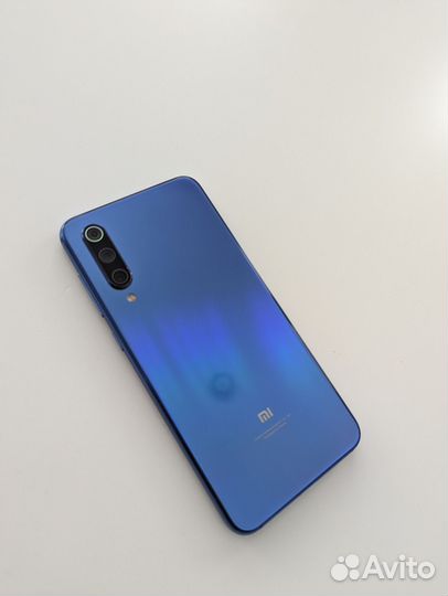 Xiaomi Mi 9 SE, 8/128 ГБ