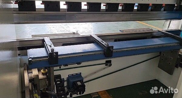 Листогибочный гидравлический пресс с чпу MetalTec