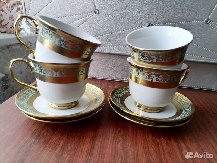 Столовые ложки, чайные сервизы