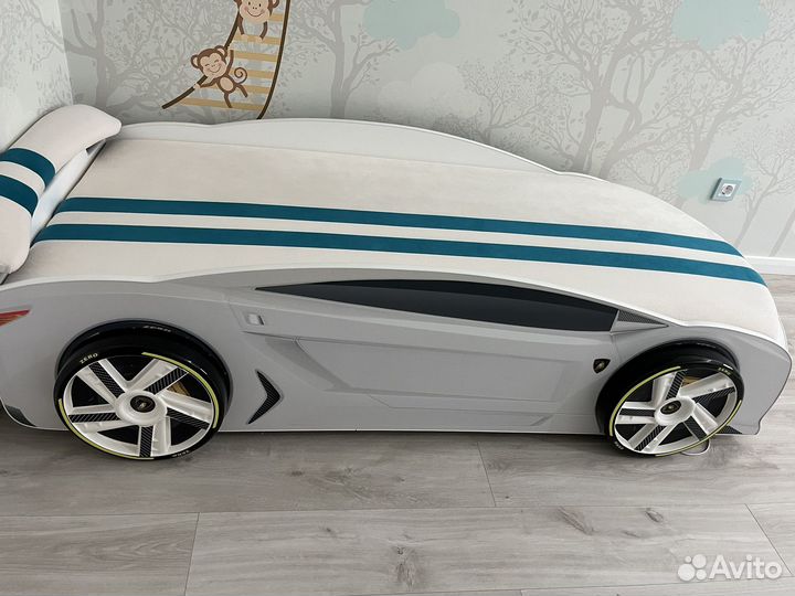 Кровать машина с матрасом