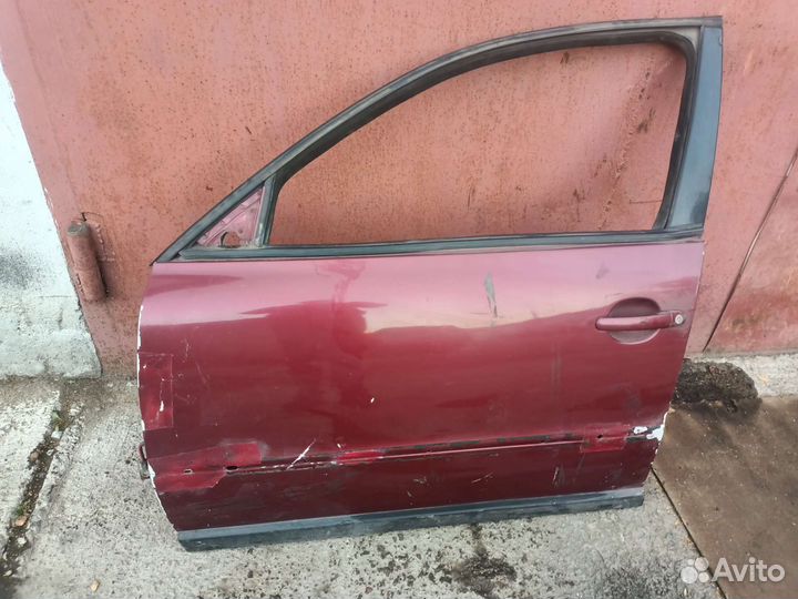 Дверь передняя левая VW Passat B5