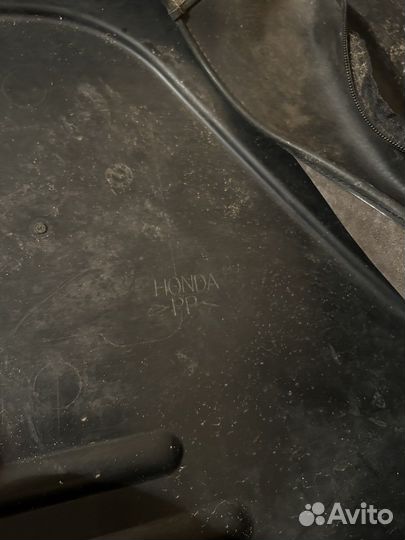 Кожух запасного колеса honda cr-v 1