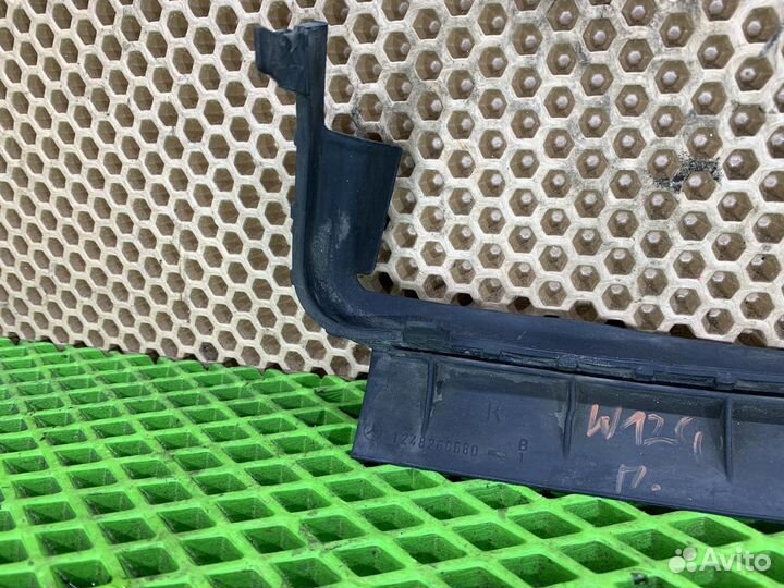 Уплотнитель фары mercedes benz w124