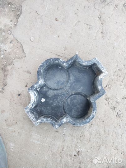 Форма для садовой плитки