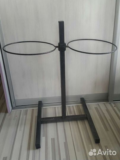 Подставка для кормления собак