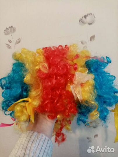 Парик клоуна