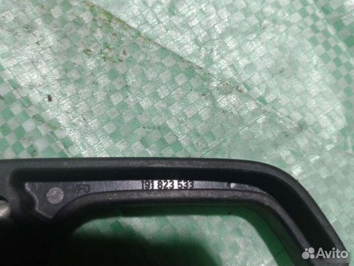 Трос капота Volkswagen Golf 2