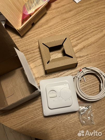 Терморегулятор механический белый