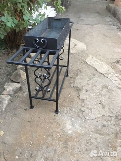 Мангал с элементами ковки