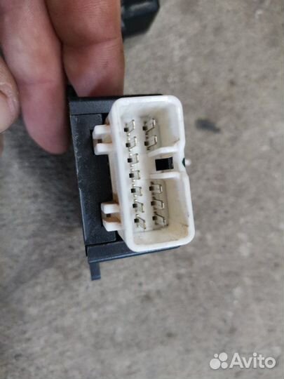 Блок управления подогревом сидений Hyundai Solaris