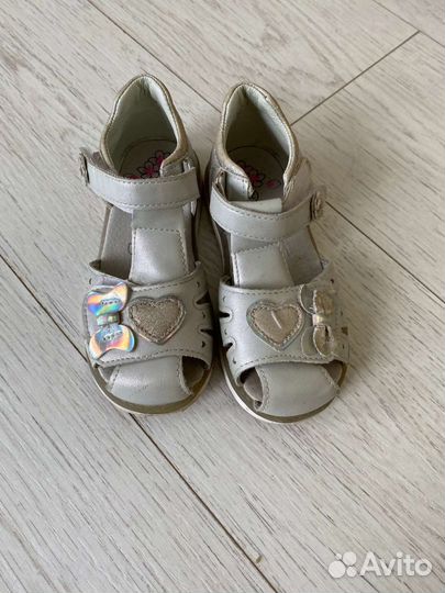 Босоножки для девочки 28 размер