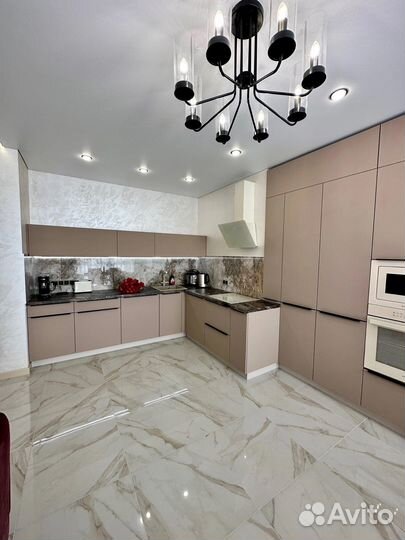 Угловая кухня на заказ. Производство