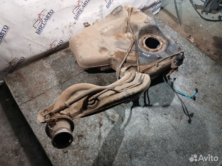 Бензобак Volkswagen Jetta V