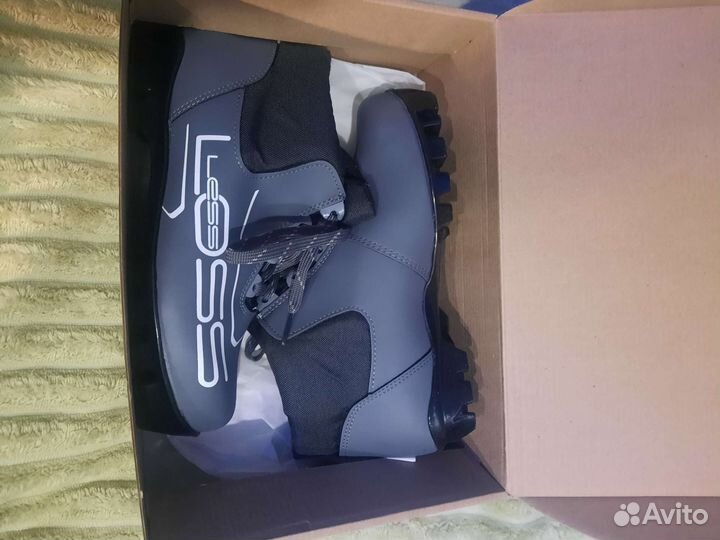 Лыжные ботинки