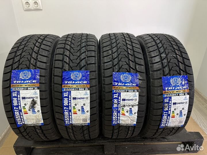 Tri Ace Snow White II 215/55 R17 98H