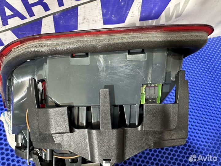 Фонарь правый BMW F10 в крышку багажника дорест