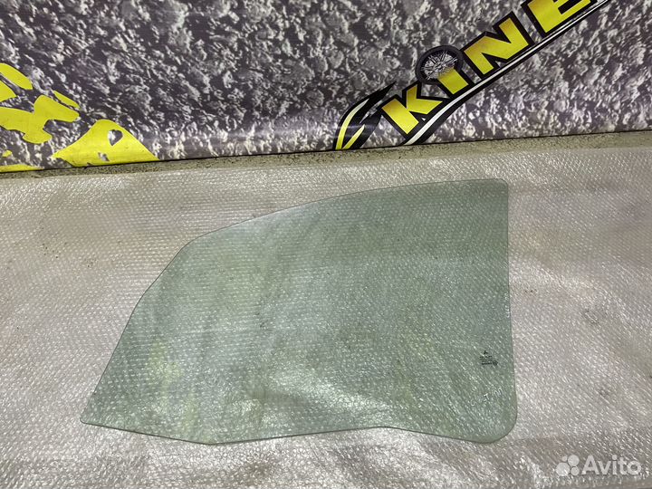 Стекло двери передней правой Mitsubishi Colt Z3 6