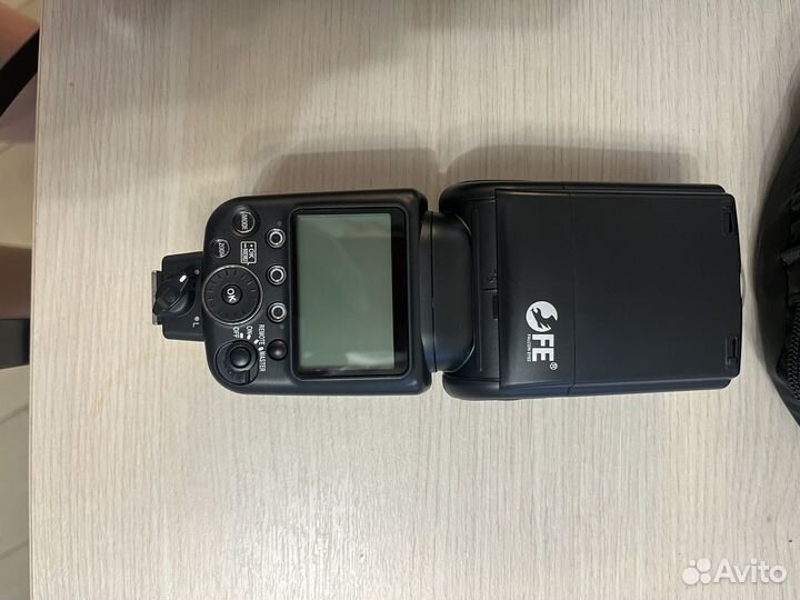 Вспышка Falcon Eyes 900SB и софтбокс с штативом