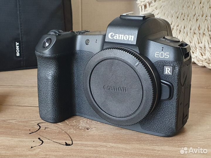 Canon EOS R body