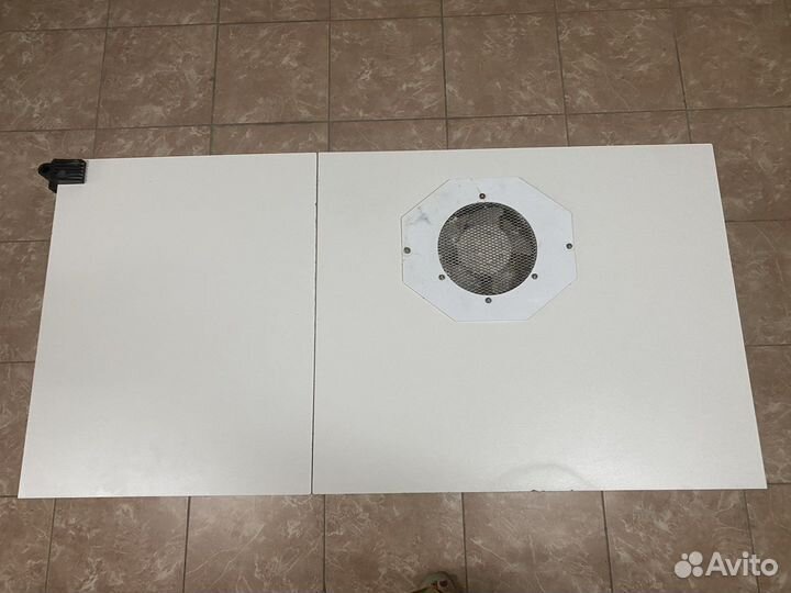 Стол для мастера маникюра бу