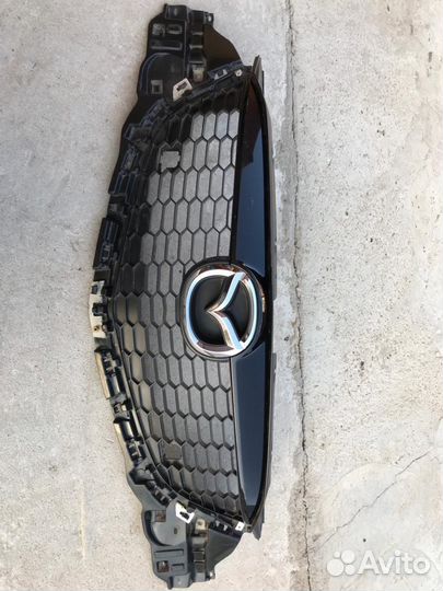 Продам решетку радиатора mazda cx-5