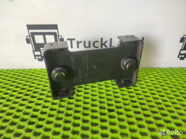 Кронштейн пульта управления пневмоподвеской Man