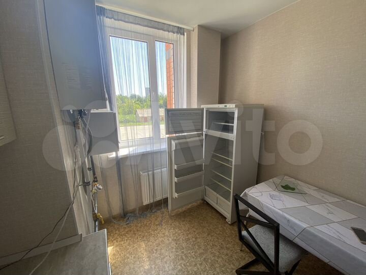 2-к. квартира, 43 м², 1/9 эт.