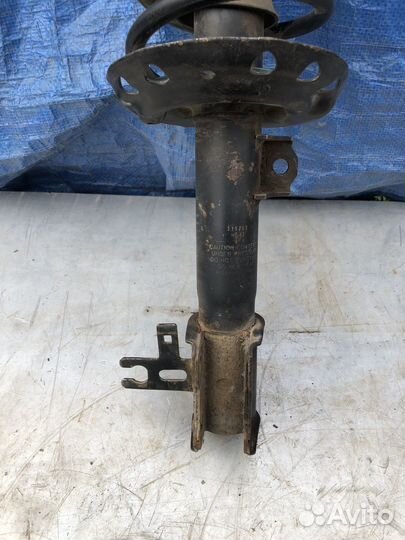 Амортизатор передний левый Opel Astra h