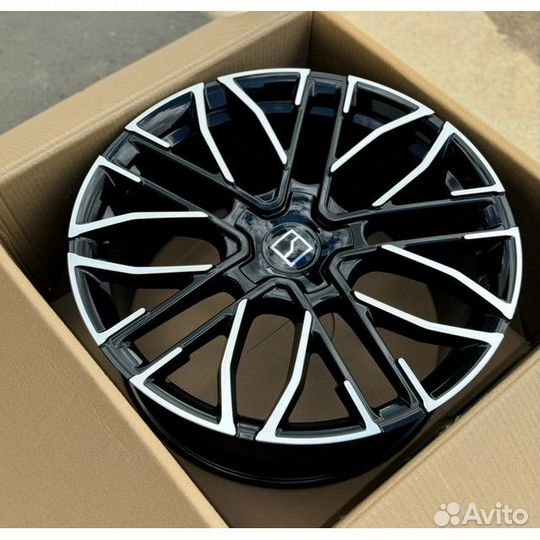 Кованые диски R23 на Zeekr 001