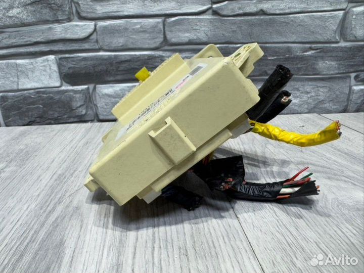 Блок предохранителей салонный Kia Ceed G4FC 2008