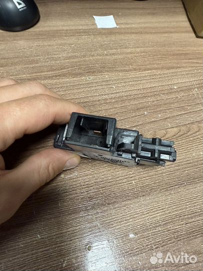 Замок автооткрытия двери посудомоечной машины