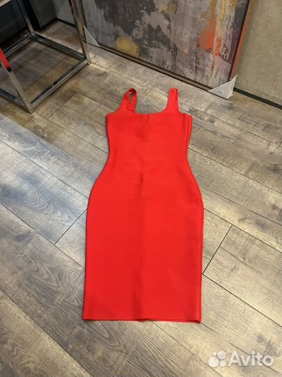 Утягивающее платье