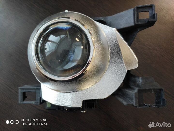 Линза фары передняя правая Toyota Land Cruiser